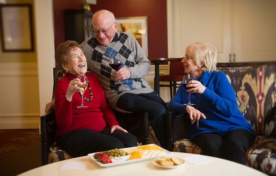 imgi_31_Residents-at-Pub-900x575-min